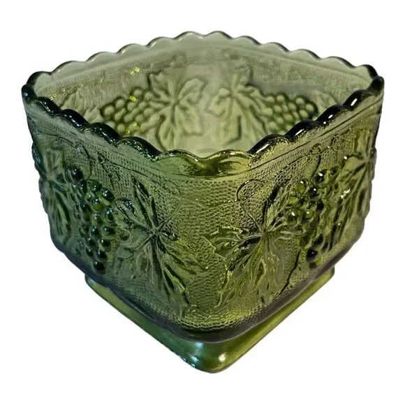 Vintage Anchor Hocking Square Green Glass Dish Bowl Grapes and Leaves - Picture 2 of 5